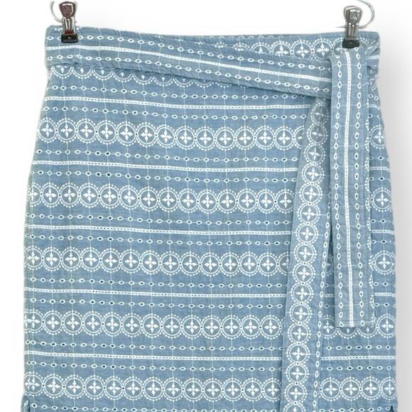 Ann Taylor Embroidered Chambray Tie Waist Pencil Skirt Eyelet Women 8 Side Slits - Picture 4 of 15